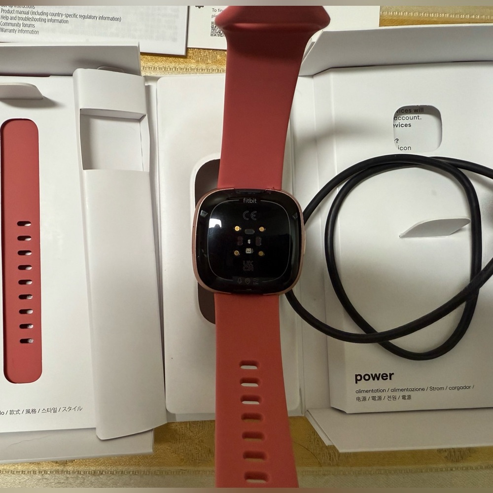 Fitbit Versa 4 Fitness Smartwatch - Picture 5 of 5